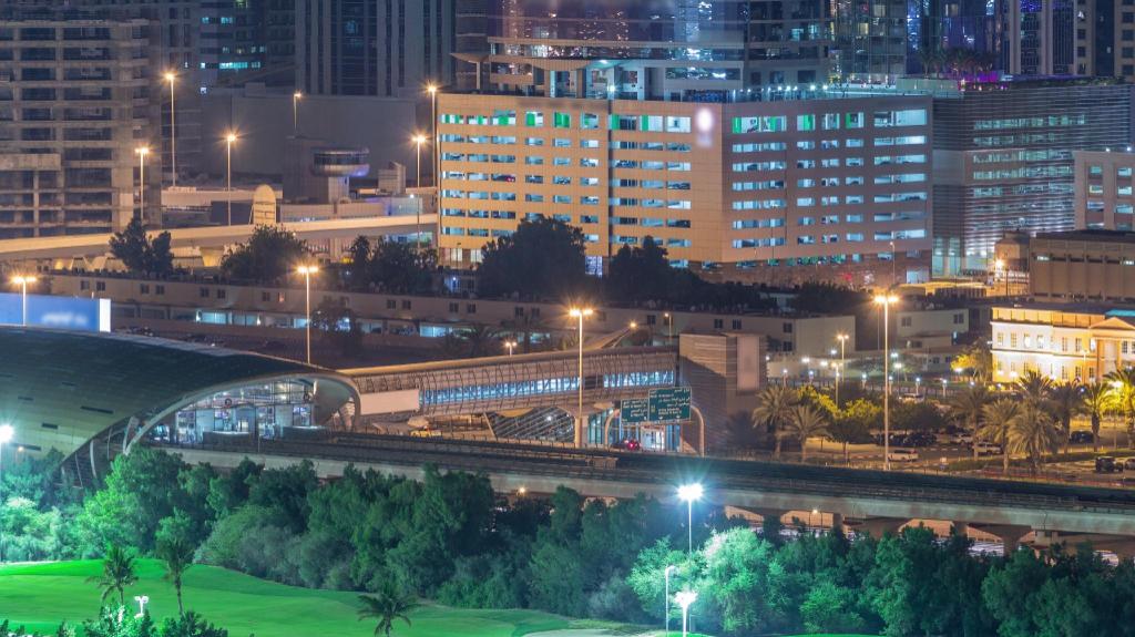 Time Oak Hotel & Suites