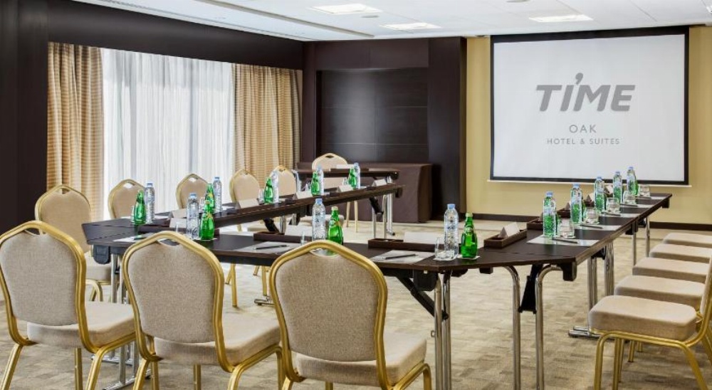 Time Oak Hotel & Suites